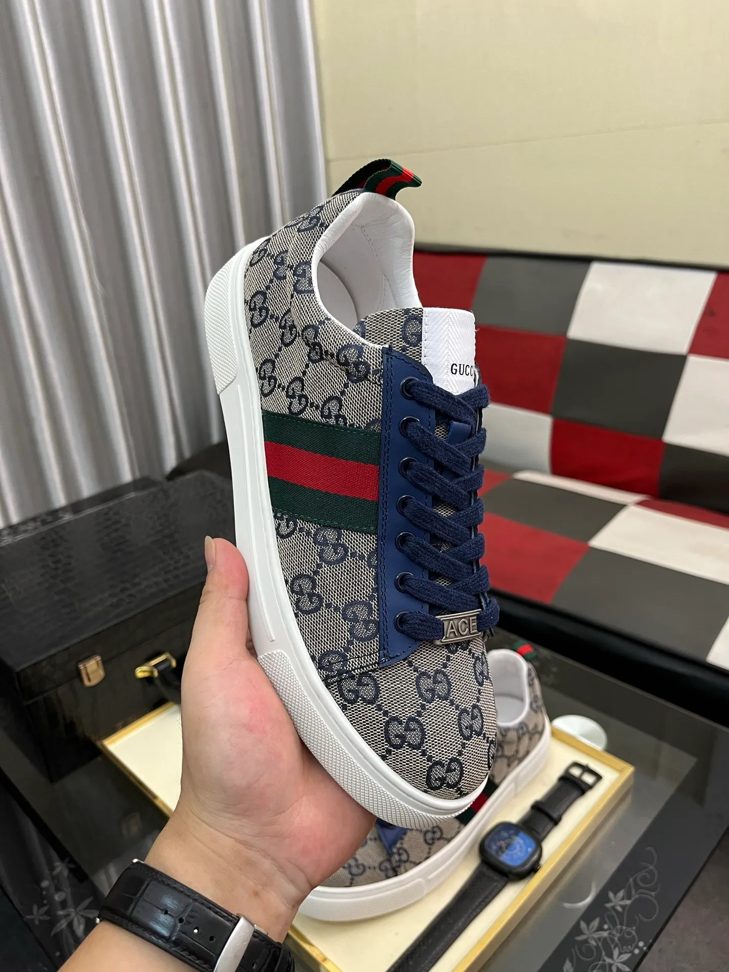 Men's Men's Shoes💰420⌚️⌚️【GUCCI】Gucci men's latest white shoe series casual shoes! The official website is built 1:1. Upper: Made of imported cowhide, with electric embroidery ➕Inner lining: Made of high-quality first-layer pigskin, soft and comfortable. Picky material selection and exquisite workmanship give you the best enjoyment. Size: 38-443️⃣Colors available